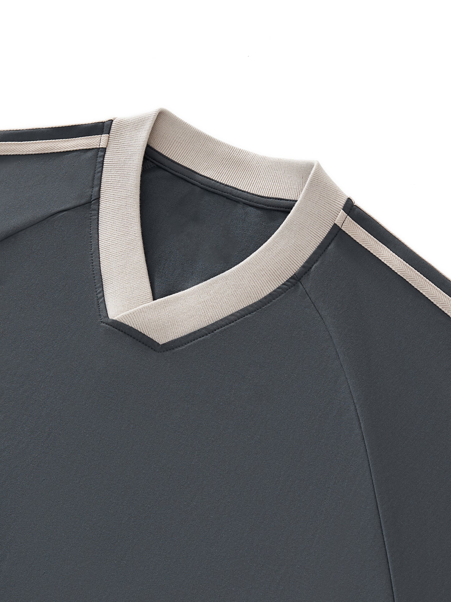 ZizZaz Long Sleeve V neck shirt